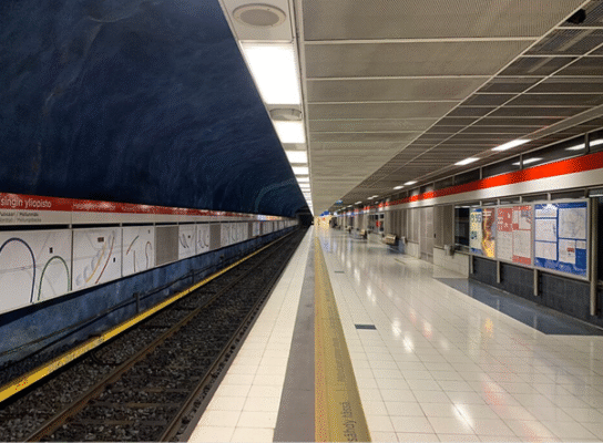 地下鉄ヘルシンキ大学駅